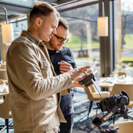 Multimedia Producer bei der Arbeit