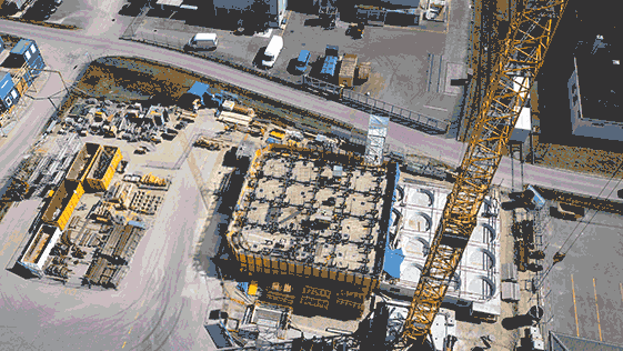 time-lapse avisec: costruzione di un edificio multipiano con gru gialla – Video time-lapse